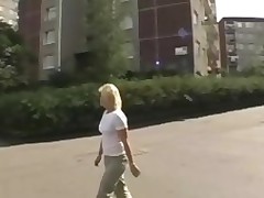 Pretty gal gets fucked doggystyle after giving a head